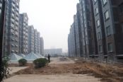 安居綠樹林楓小區(qū)完成交房近九成 配套正在緊張施工