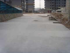 趙苑觀邸商鋪裝修完畢  小區(qū)內道路已硬化好