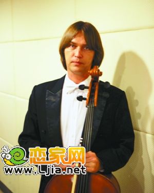 戏弄女乘客的外籍男子系北京乐团大提琴手
