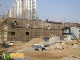 現(xiàn)代頤和佳苑工程基礎(chǔ)已經(jīng)完工，地下正在扎鋼筋