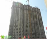 現(xiàn)代奧城5、6號樓已開始挖槽 7號樓進行地基建設(shè)