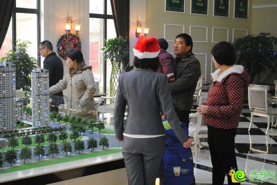 12月15日,华浩活力城护手美甲活动在售楼部举