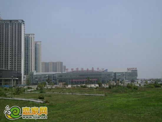 现代奥城离邯郸国际会展中心不足500米