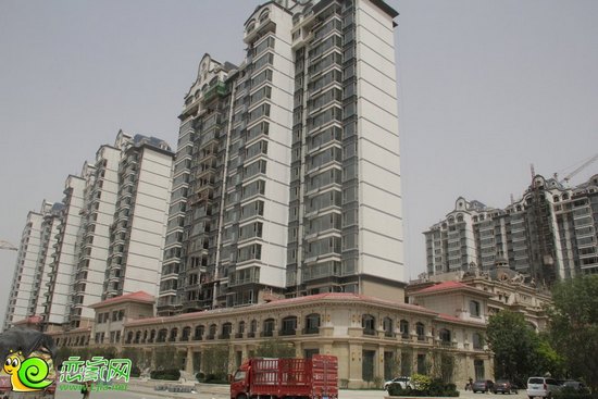 御景江山项目位于邯郸市丛台区,北仓路与滏西大街交叉口西北角,由联邦