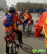 恒大騎行隊伍已經(jīng)出發(fā)了，如果在路上看見記得拍照哦