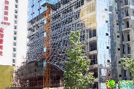 IFC國際金融大廈玻璃幕墻安裝中  將于8月份交房