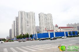 鑫都匯·鑫政家園玻璃陸續(xù)安裝中  進度神速！