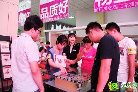 戀家網(wǎng)看房團走進(jìn)漢成華都 現(xiàn)房備受網(wǎng)友關(guān)注
