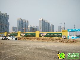 萬浩儷城東區(qū)最快建至地上二層 工人施工不停歇