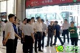 曹子玉副市長、楊林副主任一行人蒞臨華耀城指導(dǎo)