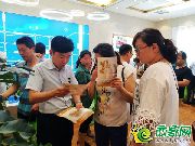 富麗華庭喜迎戀家網(wǎng)看房團(tuán) 網(wǎng)友們熱情咨詢不肯走！