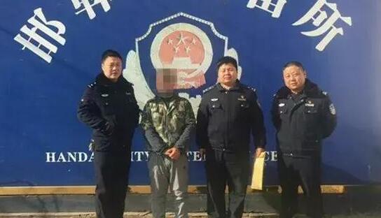 接警后副所长赵金锋带领民警赵林,辅警岳海滨等人迅速到达现场,经查看