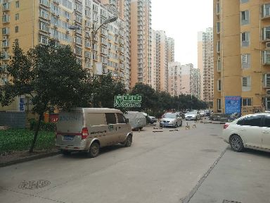 天鸿广场附近仁达嘉苑3居室。中装。电梯房。汉光中学