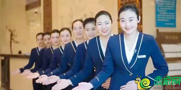 金碧物業(yè)服務(wù)實(shí)景圖