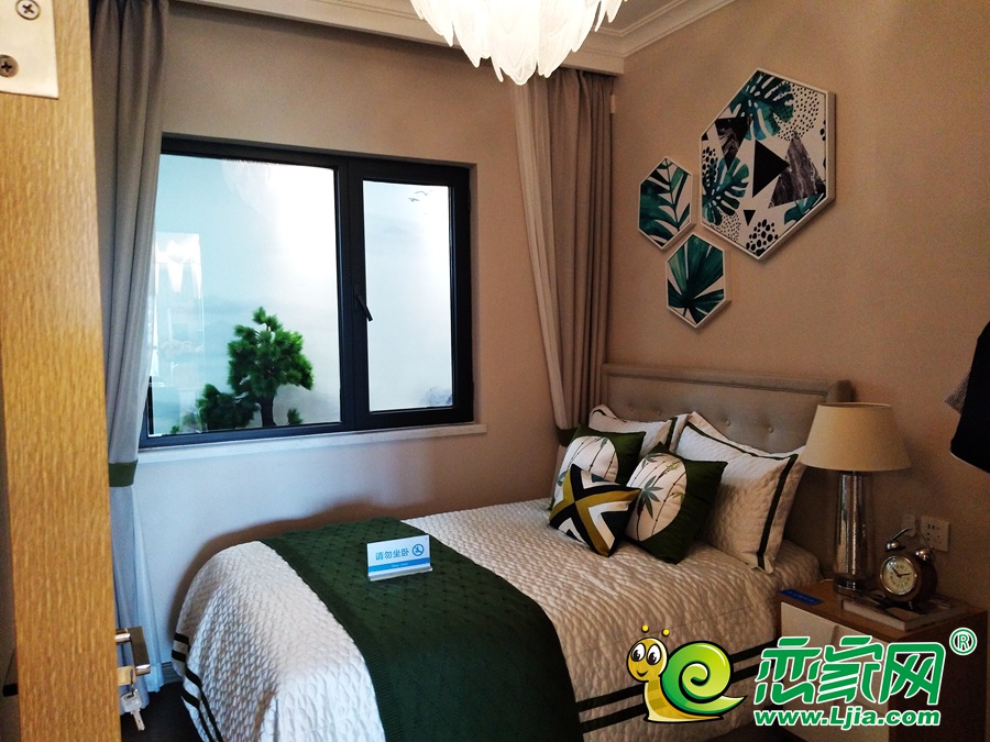 美的悅江府125㎡次臥室