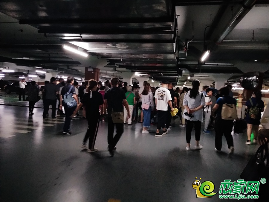 石家莊保利拉菲公館地下停車場