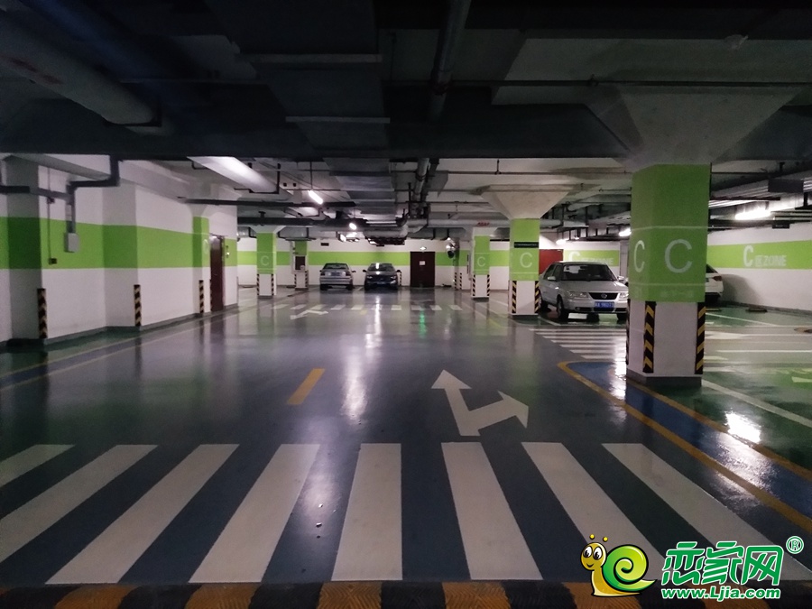 石家莊保利拉菲公館地下停車場