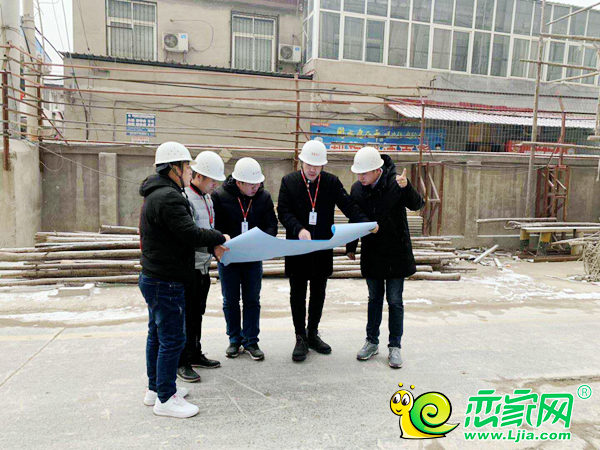 環(huán)球中心工程部檢查組進行開工前檢查