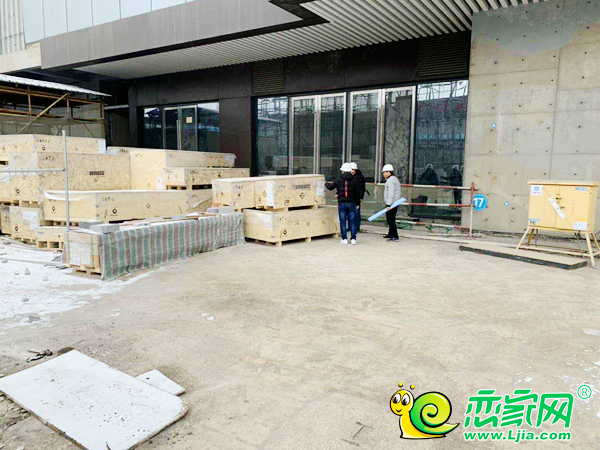 環(huán)球中心工程部檢查組進行開工前檢查