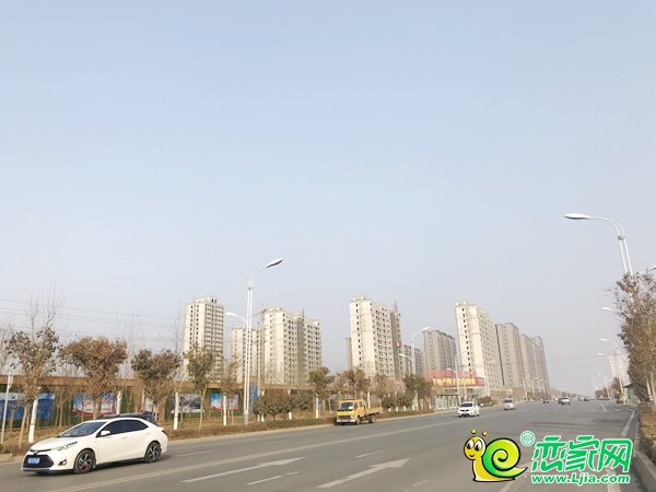 叢臺路沿線樓盤（圖片拍攝于2019.2.23）