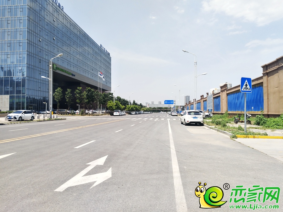 尚寓門口道路實景圖
