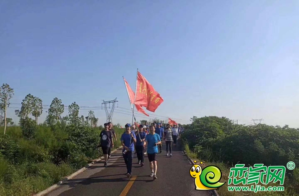 “生態(tài)沁河 綠美復(fù)興”澤信地產(chǎn)一起共建美好家園