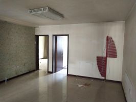 人和小區(qū)一期 4樓 可以貸款 真實照片 有鑰匙 方便看房