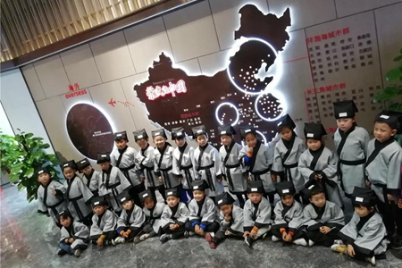 榮盛·金科雅苑|國學課堂開課，學生與家長共鑒教育名邸