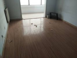 農(nóng)林路生活區(qū) 電梯大三居 老證可貸款