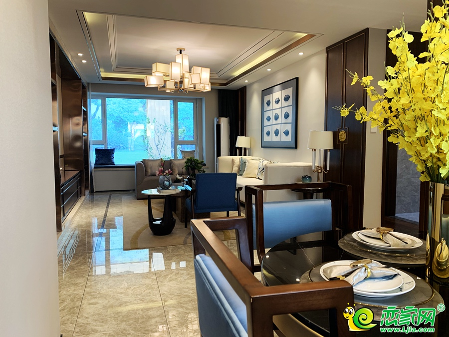 餐客廳