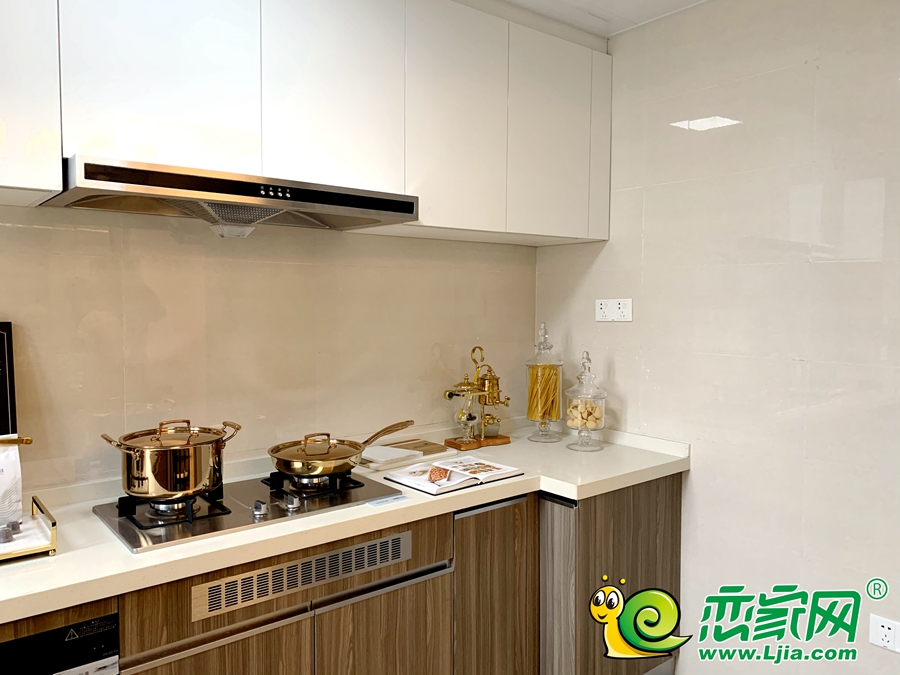 雅居樂(lè)御賓府134㎡樣板間廚房