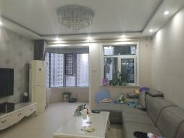 邯山區(qū) 趙都新城 自住裝修大三室  美的城 南湖 邯峰