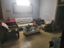 制藥廠家屬院一樓三居室老證
