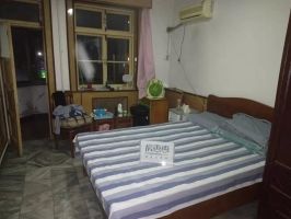 報(bào)社胡同8號(hào)院二樓三居帶小房老證唯一可貸款