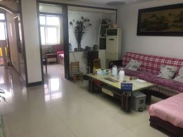 東方小區(qū)大三居，四樓精裝，全明戶型，老證唯一