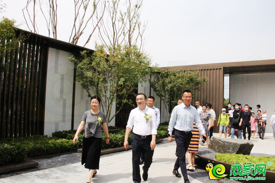 凱旋門示范區(qū)綻放