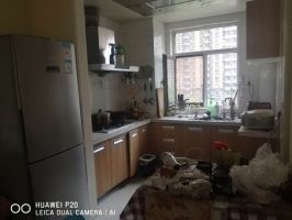 ，光線好，很溫馨。交通方便