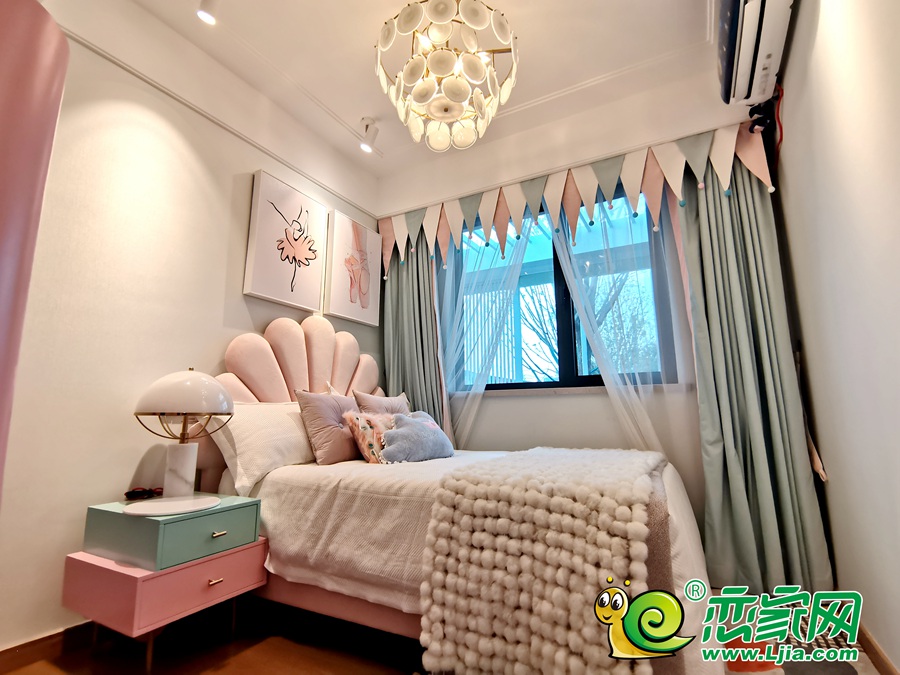 次臥實(shí)景圖