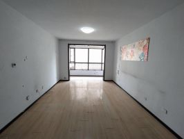 中華南大街美的城全明戶型三臥朝陽雙衛(wèi)南湖公園附近