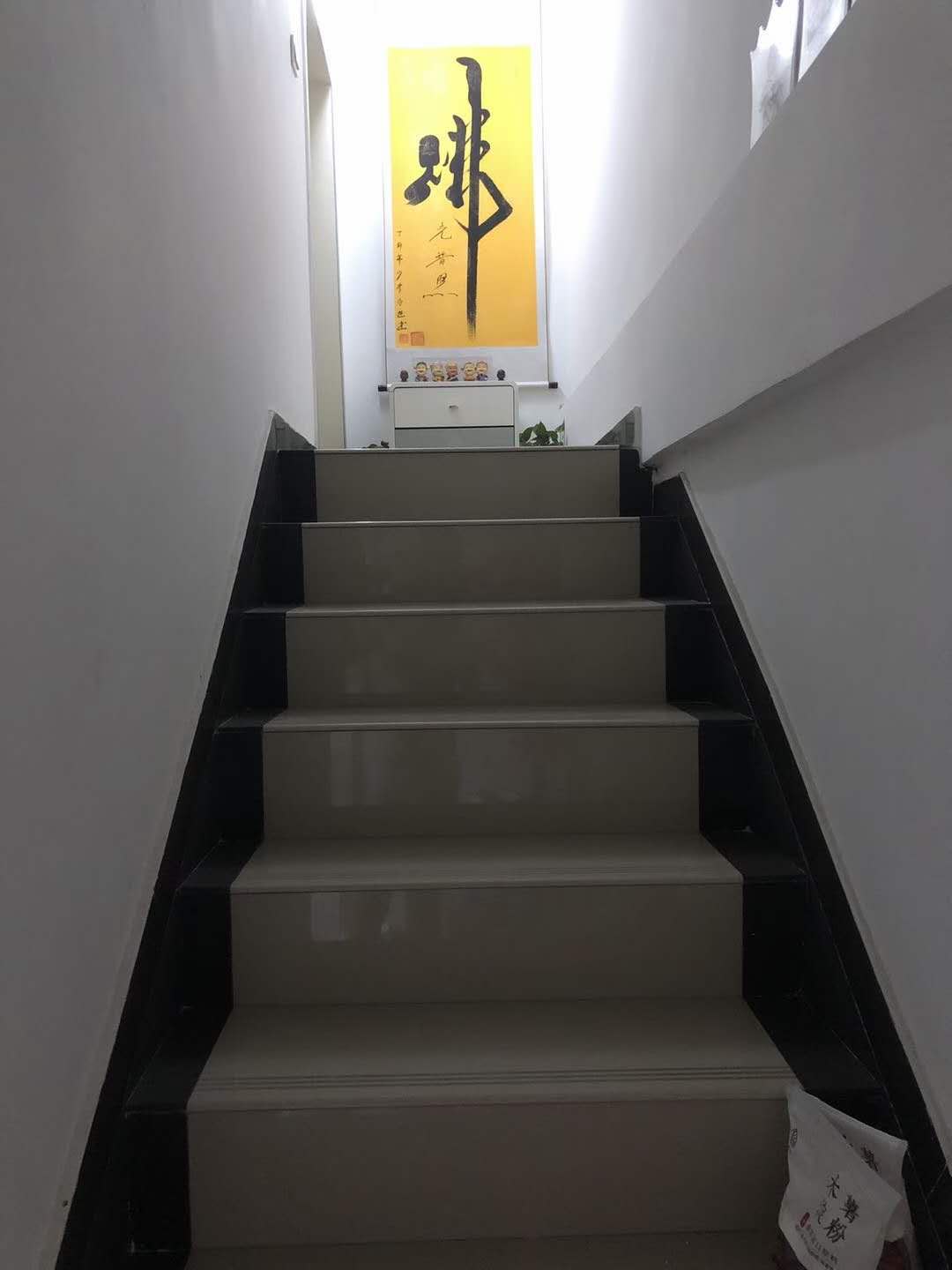 急售 農(nóng)林路小學(xué)片內(nèi) 帶閣樓復(fù)式 大地下室 永久固定車位