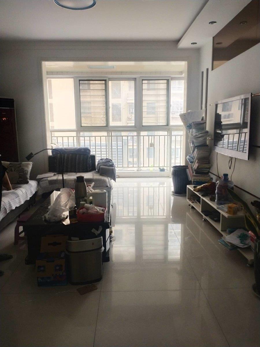 龍旺名城精裝大兩居帶全套家具家電 雙陽臺老證隨時看房