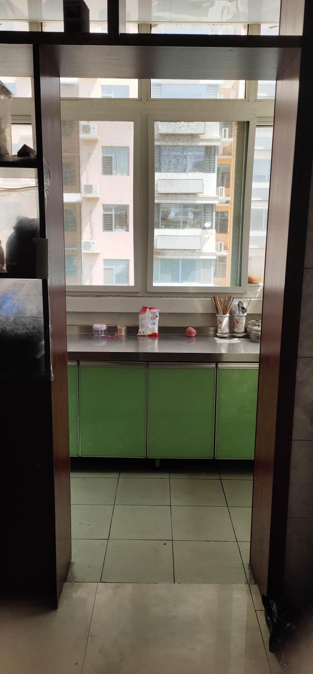 黎明街三號(hào)院 三室一廳一衛(wèi)