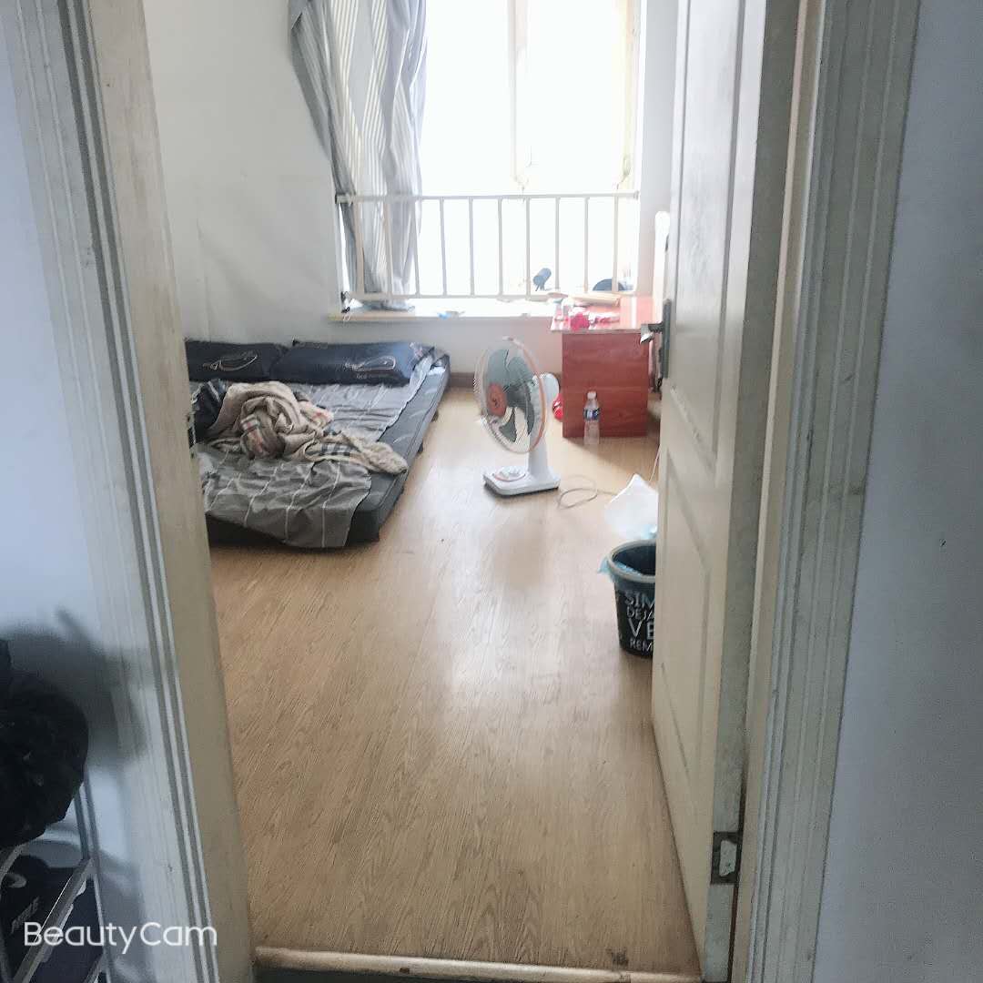  單價低 撿漏型好房 小區(qū)都賣1W這個單價9300出頭 戶型很好