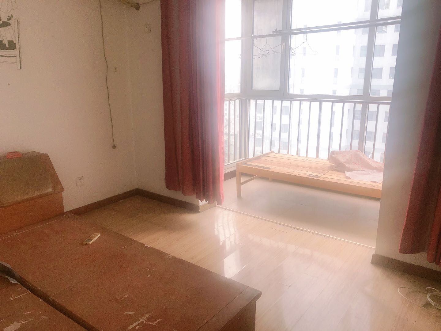 萬(wàn)浩吉祥 中間樓層 兩居室 有證可貸款 看房方便