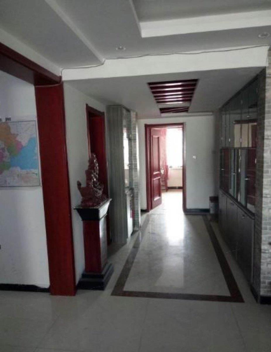 出售 同仁花園  小高層電梯房  精裝  三室兩廳兩衛(wèi) 老證