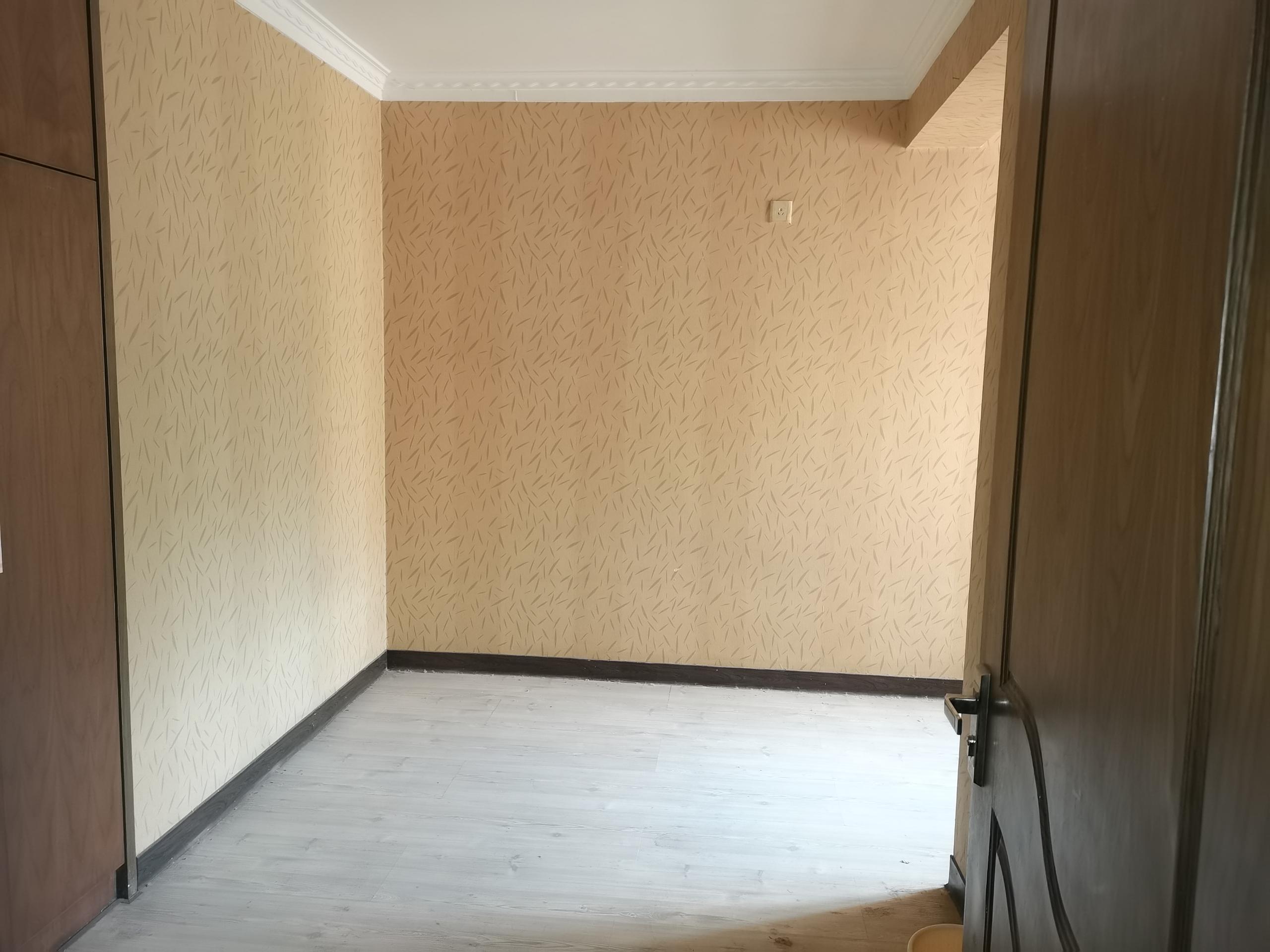 連城別苑  散花坊  三室 戶型不錯(cuò)  老證