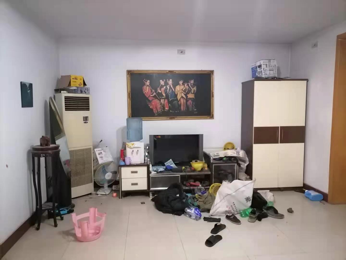 聯(lián)防路與建設(shè)大街交叉口黃金2樓