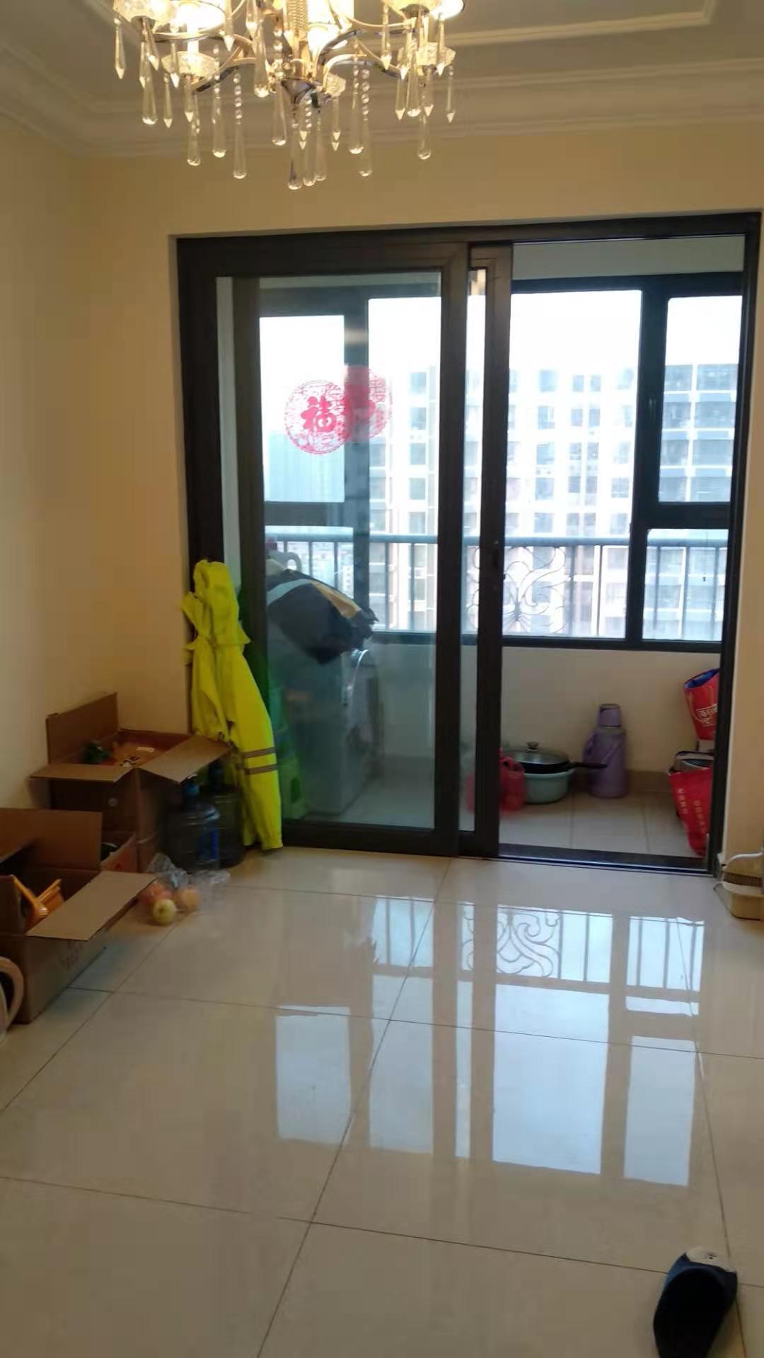 恒大翡翠華庭 3室2廳 精裝修中間樓層 房主急售