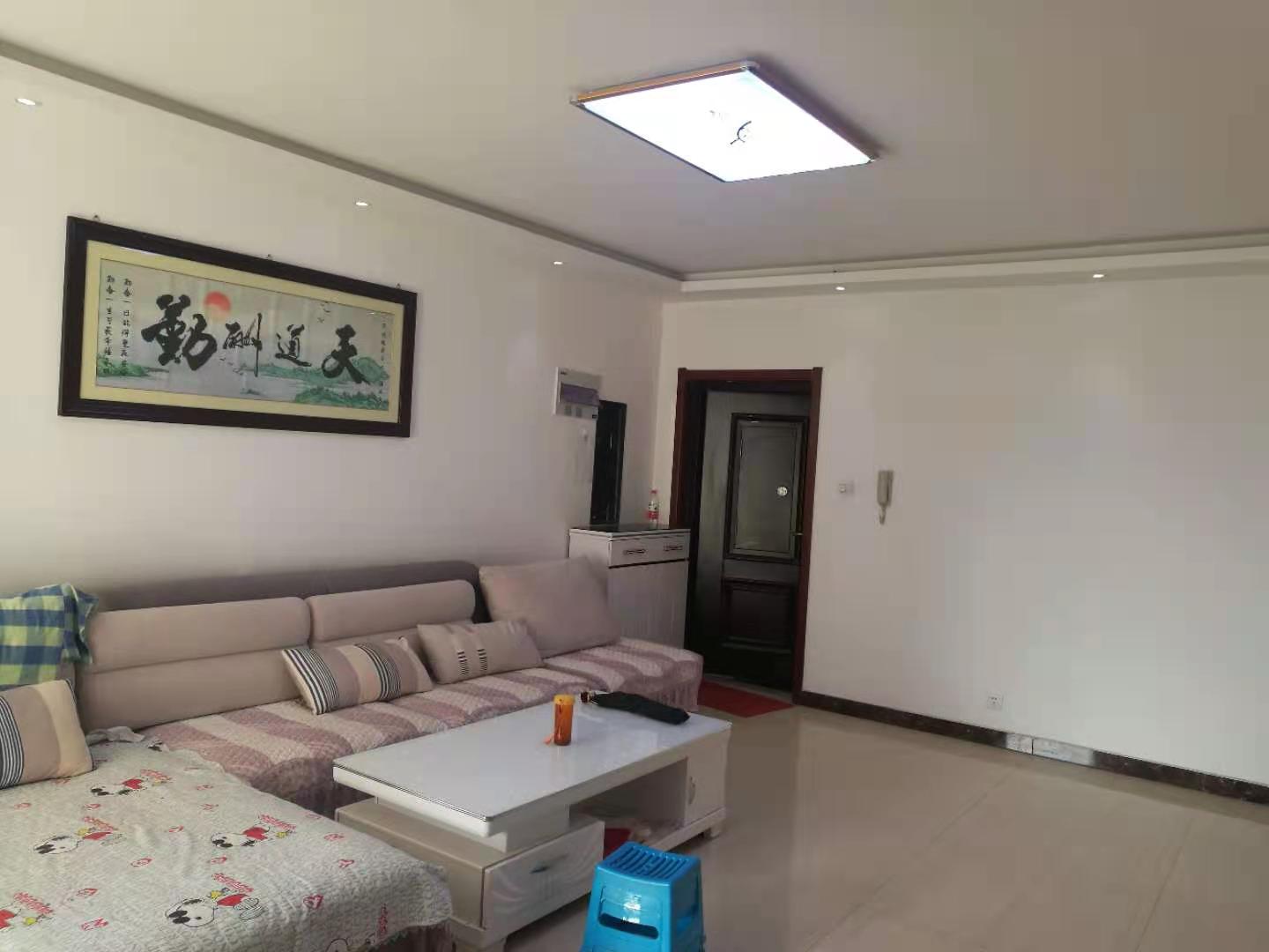 光華苑北區(qū)，大型社區(qū)停車方便，二樓，二樓三居，首付24萬
