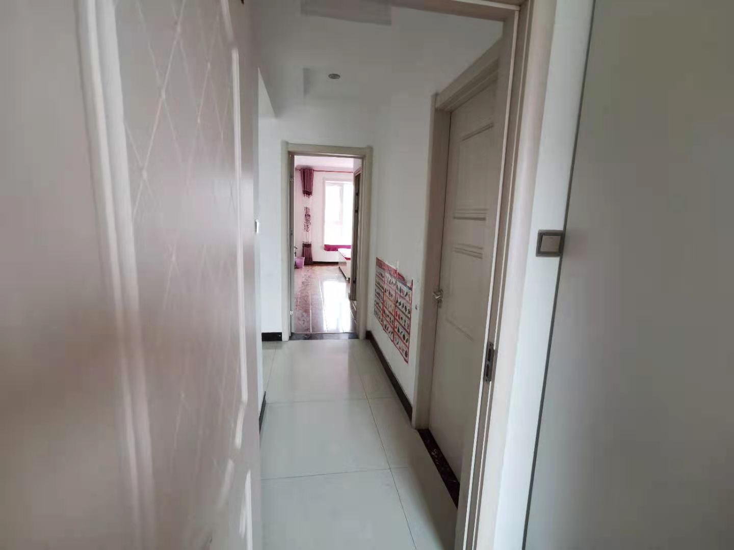 自改小三居，剛裝修，沒住過，急售